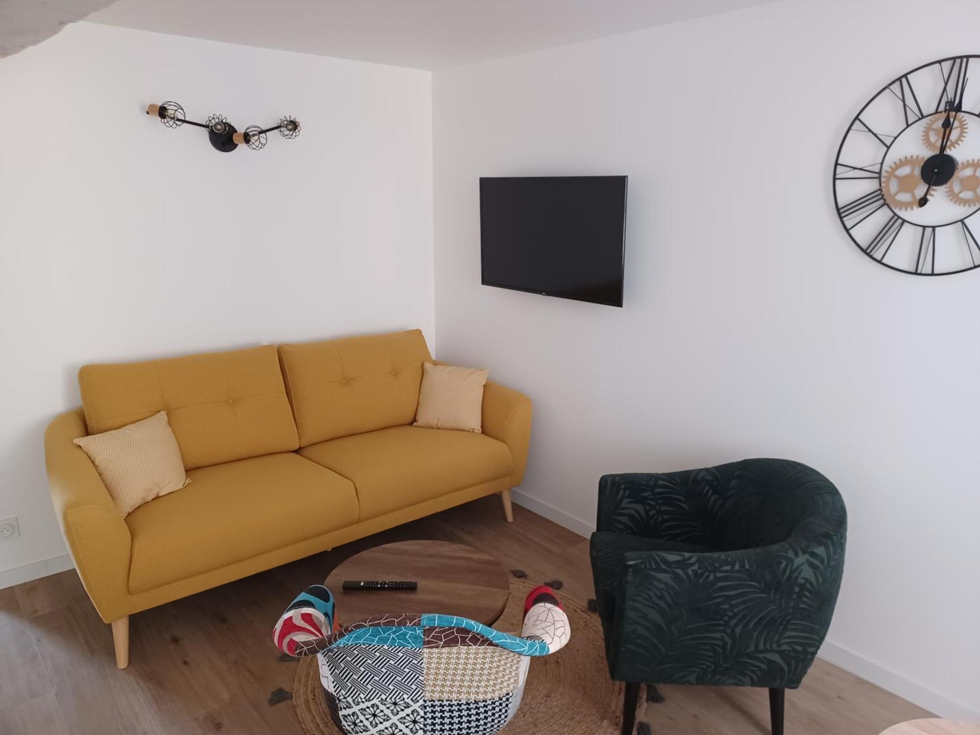 Appartement Duplex Cosy Et Douillet à Ernée Extérieur photo